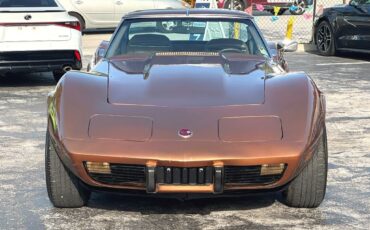 Chevrolet-Corvette-1975-Coupe-16