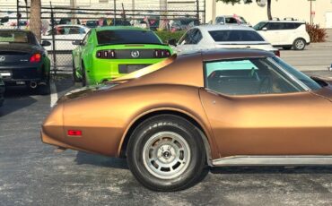 Chevrolet-Corvette-1975-Coupe-21