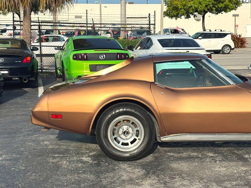 Chevrolet-Corvette-1975-Coupe-21