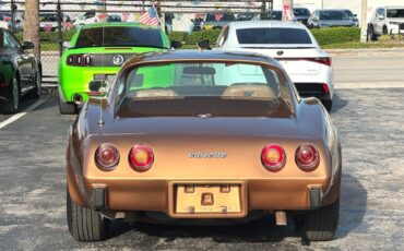 Chevrolet-Corvette-1975-Coupe-22
