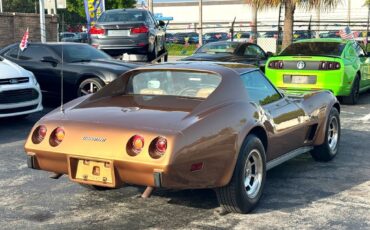 Chevrolet-Corvette-1975-Coupe-23