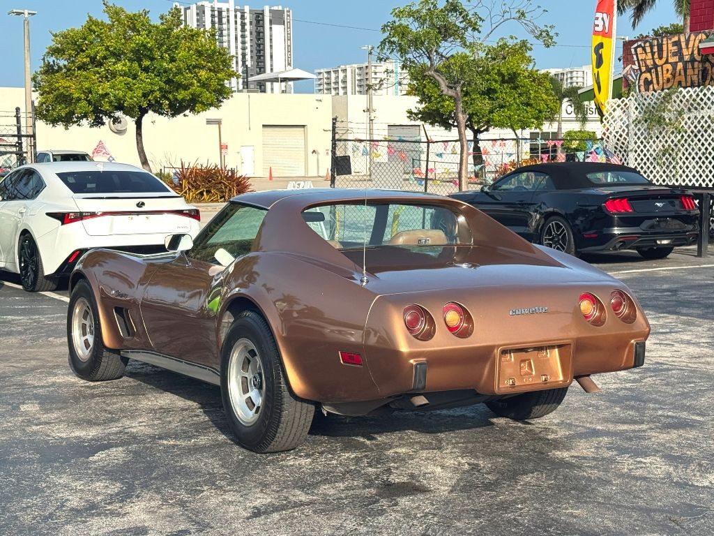 Chevrolet-Corvette-1975-Coupe-24