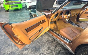 Chevrolet-Corvette-1975-Coupe-31