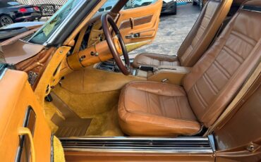 Chevrolet-Corvette-1975-Coupe-32