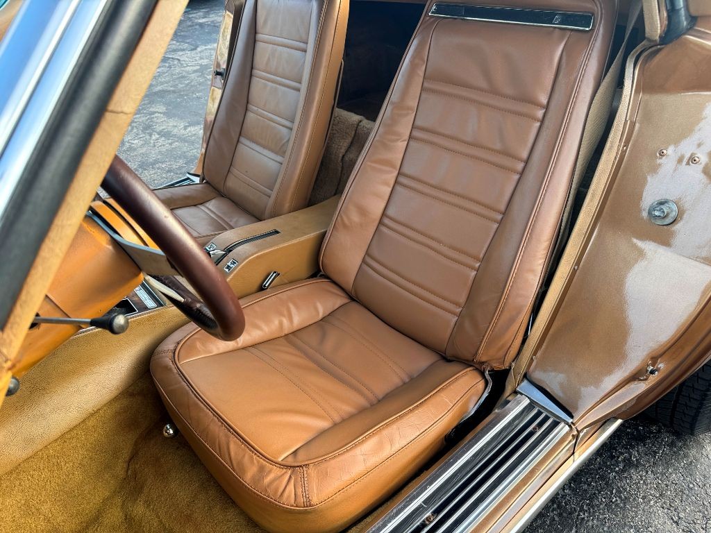 Chevrolet-Corvette-1975-Coupe-33