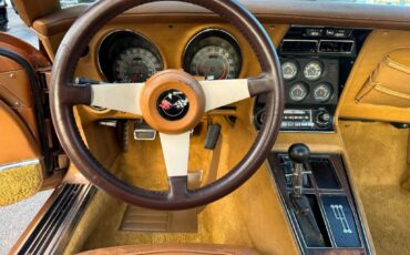 Chevrolet-Corvette-1975-Coupe-35