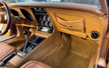 Chevrolet-Corvette-1975-Coupe-37
