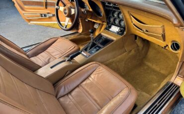 Chevrolet-Corvette-1975-Coupe-38