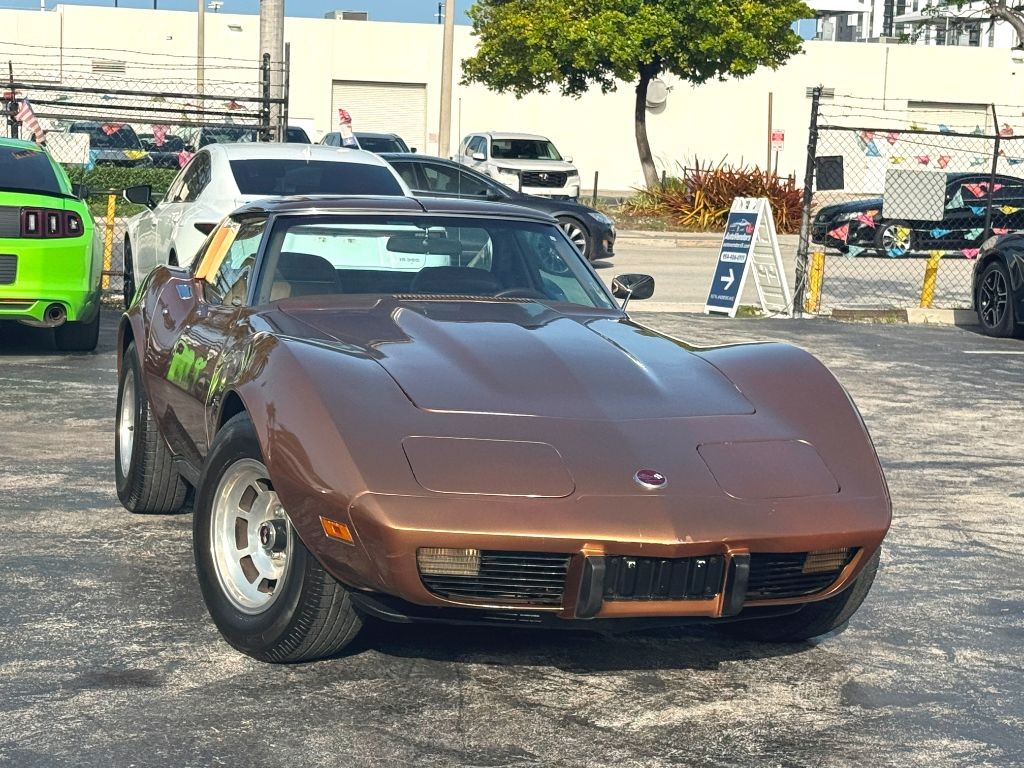 Chevrolet-Corvette-1975-Coupe-4