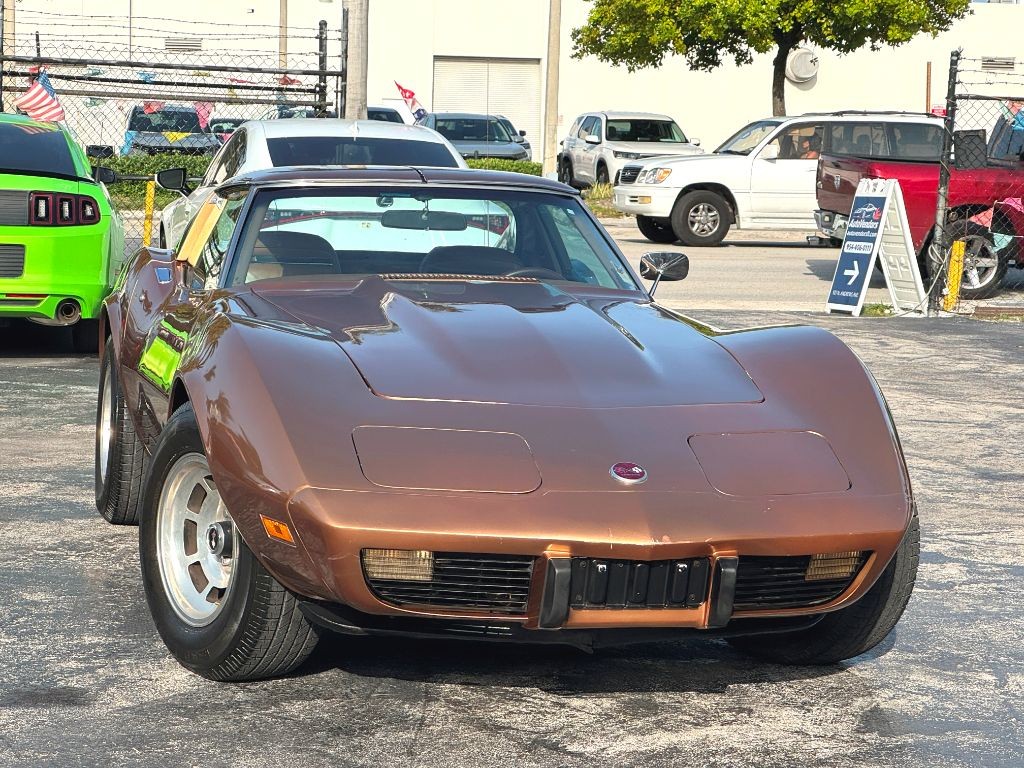 Chevrolet-Corvette-1975-Coupe-6