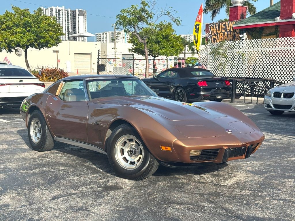 Chevrolet-Corvette-1975-Coupe-7