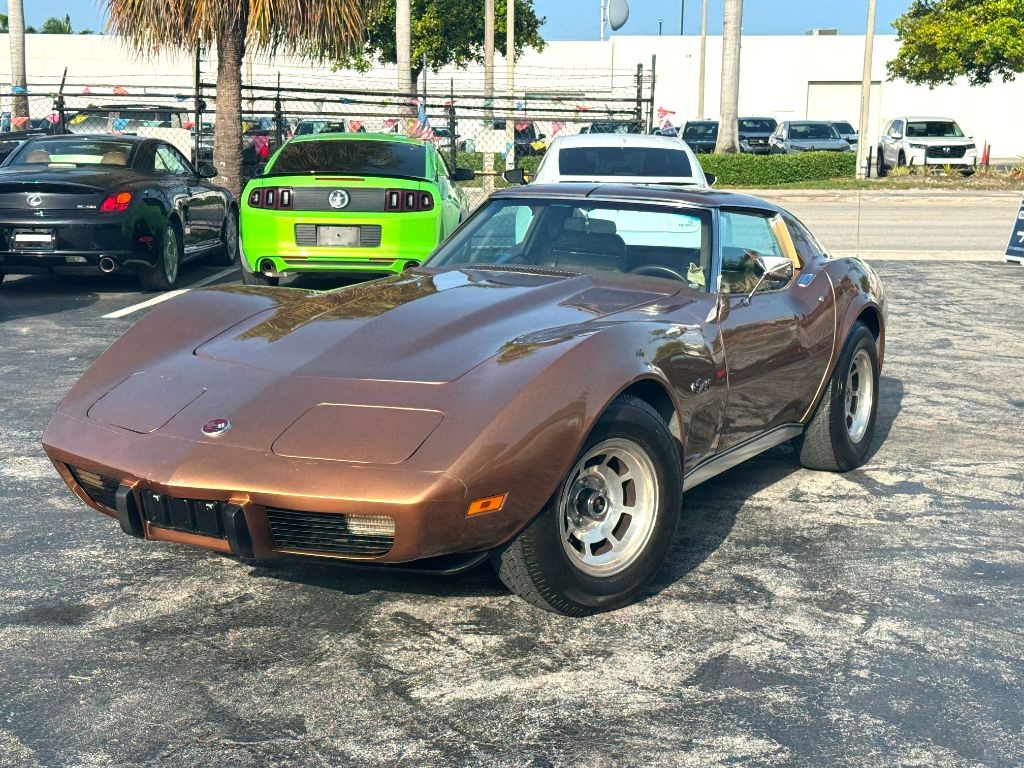 Chevrolet-Corvette-1975-Coupe-8