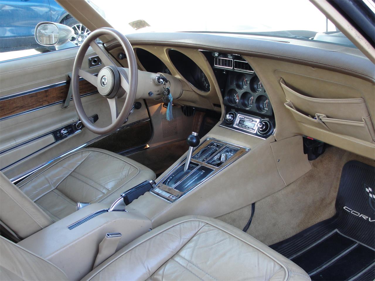 Chevrolet-Corvette-1976-2-tone-beige-beige-3