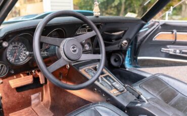 Chevrolet-Corvette-1976-Coupe-21