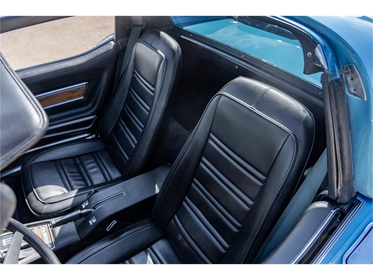 Chevrolet-Corvette-1976-LeMans-Blue-Black-11