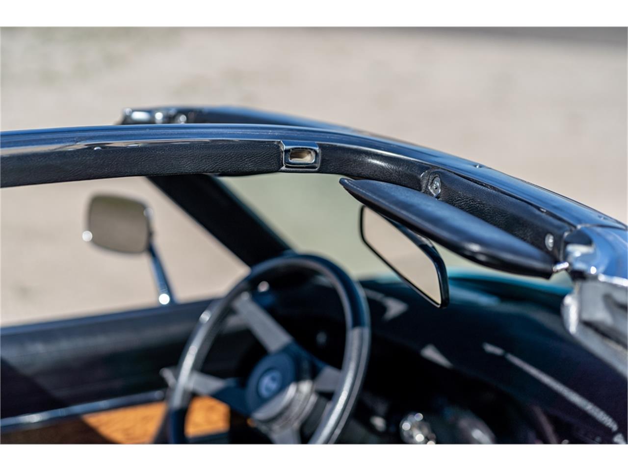 Chevrolet-Corvette-1976-LeMans-Blue-Black-50