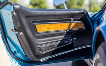 Chevrolet-Corvette-1976-LeMans-Blue-Black-60