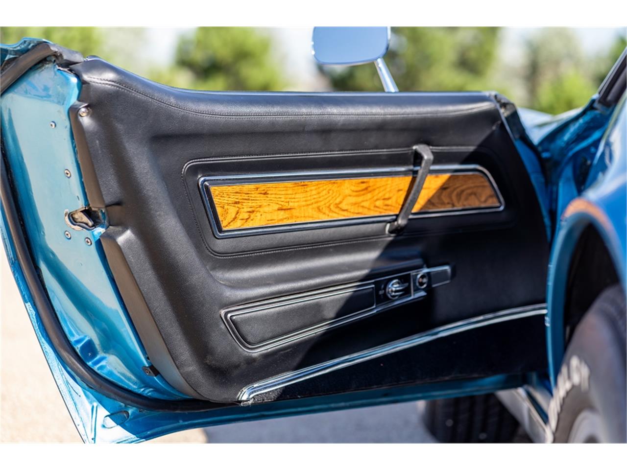 Chevrolet-Corvette-1976-LeMans-Blue-Black-60
