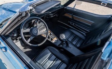 Chevrolet-Corvette-1976-LeMans-Blue-Black-9