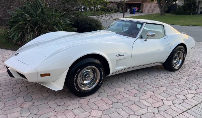 Chevrolet-Corvette-1976-White-1