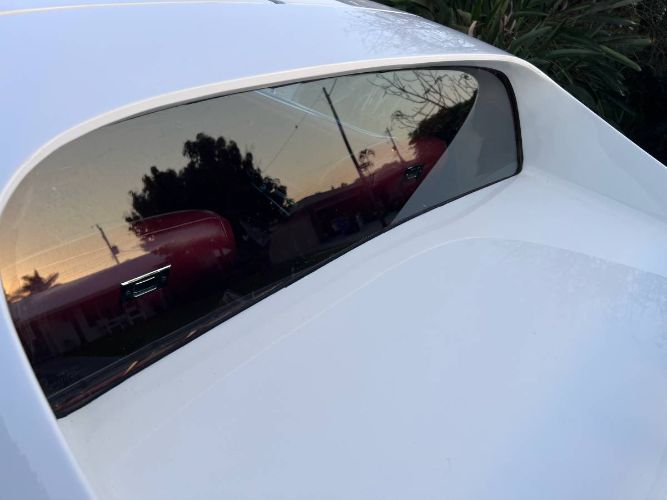 Chevrolet-Corvette-1976-White-14