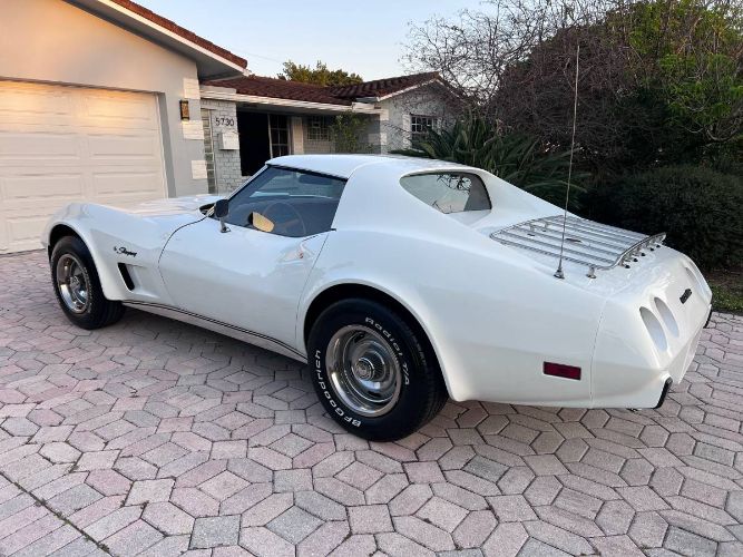 Chevrolet-Corvette-1976-White-22