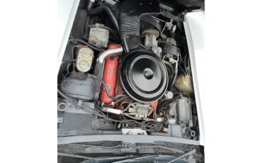 Chevrolet-Corvette-1976-White-Black-15