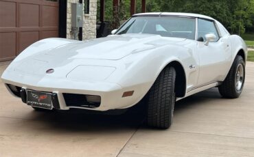Chevrolet-Corvette-1976-White-Black