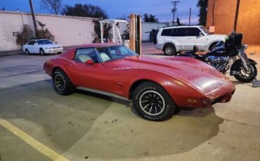 Chevrolet-Corvette-1977-1