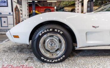 Chevrolet-Corvette-1977-4