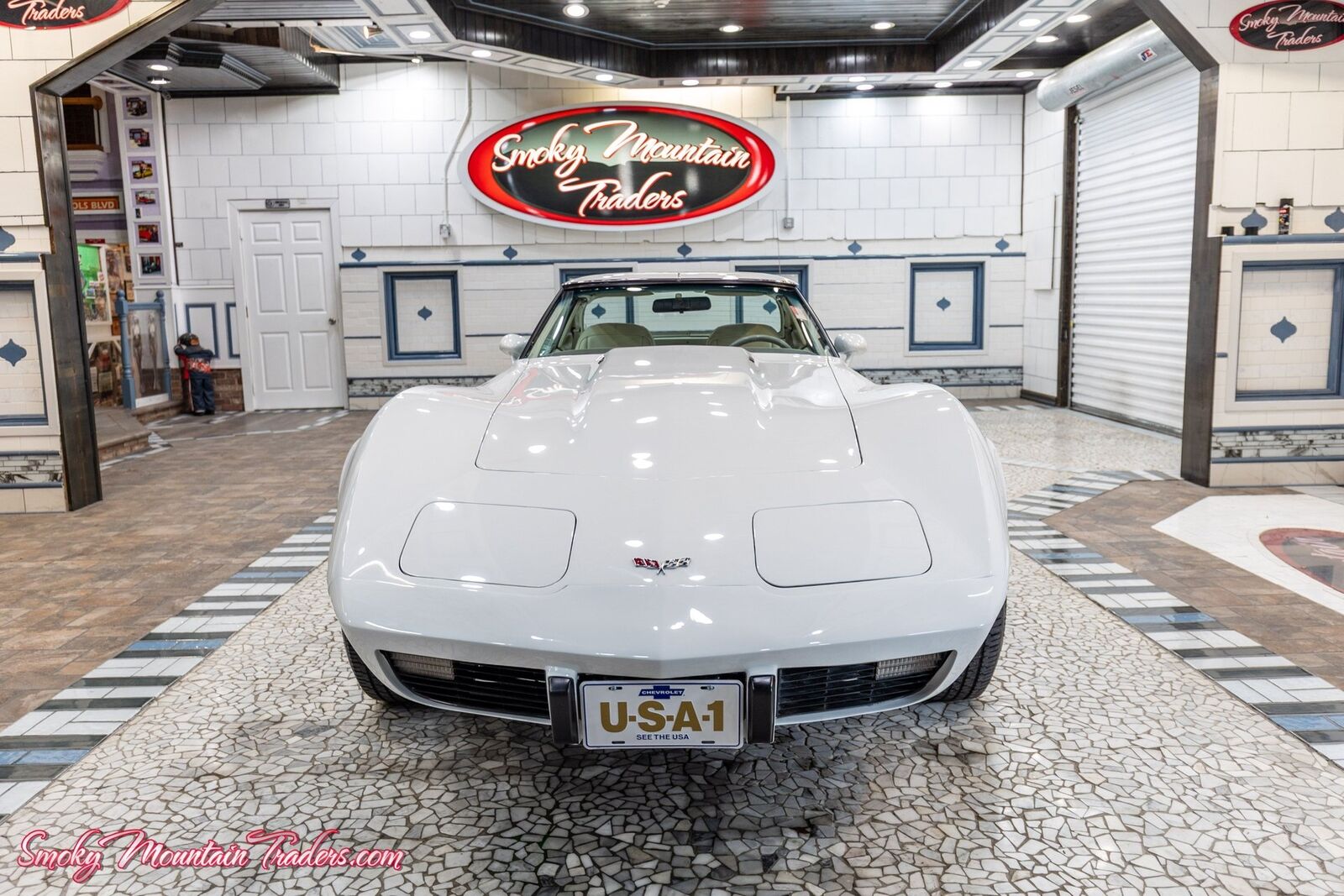 Chevrolet-Corvette-1977-7