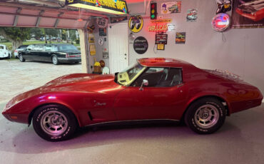 Chevrolet-Corvette-1977-Coupe-1