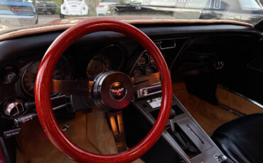 Chevrolet-Corvette-1977-Coupe-10