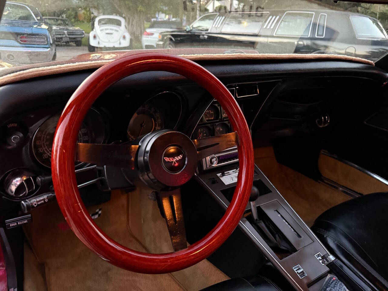 Chevrolet-Corvette-1977-Coupe-10
