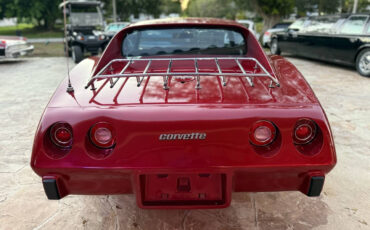 Chevrolet-Corvette-1977-Coupe-22