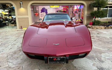 Chevrolet-Corvette-1977-Coupe-26