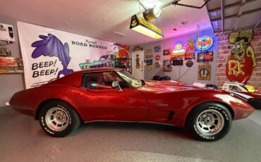 Chevrolet-Corvette-1977-Coupe-27