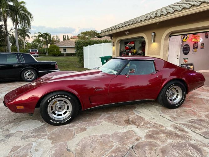 Chevrolet-Corvette-1977-Red-Black-15