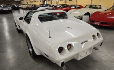 Chevrolet-Corvette-1977-White-Smoke-11