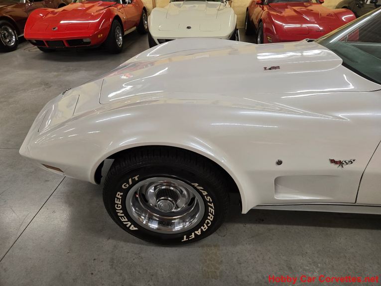 Chevrolet-Corvette-1977-White-Smoke-14