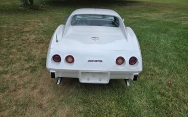 Chevrolet-Corvette-1977-White-Smoke