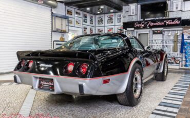 Chevrolet-Corvette-1978-26