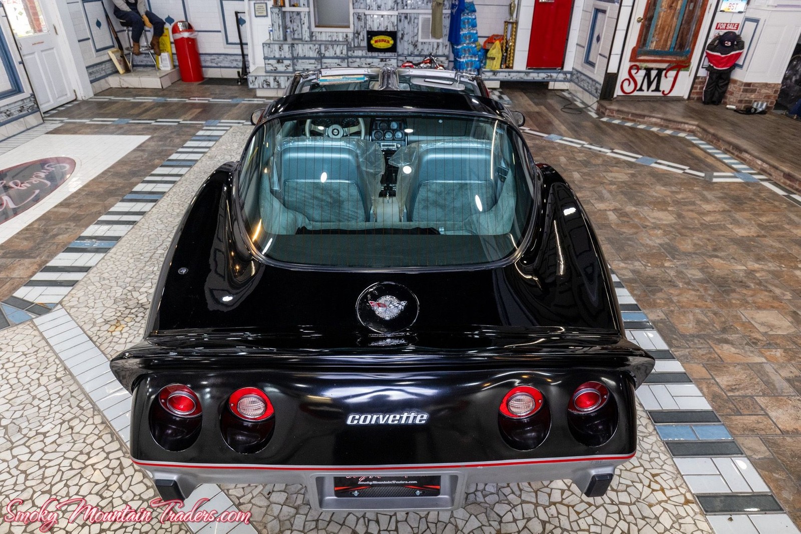 Chevrolet-Corvette-1978-36