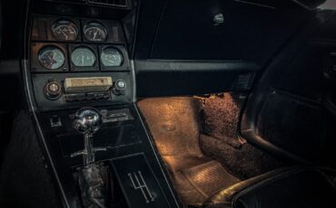 Chevrolet-Corvette-1978-Coupe-10