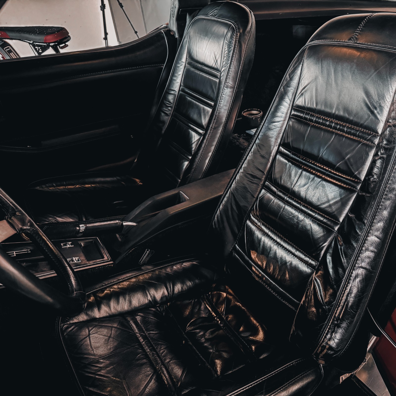 Chevrolet-Corvette-1978-Coupe-11