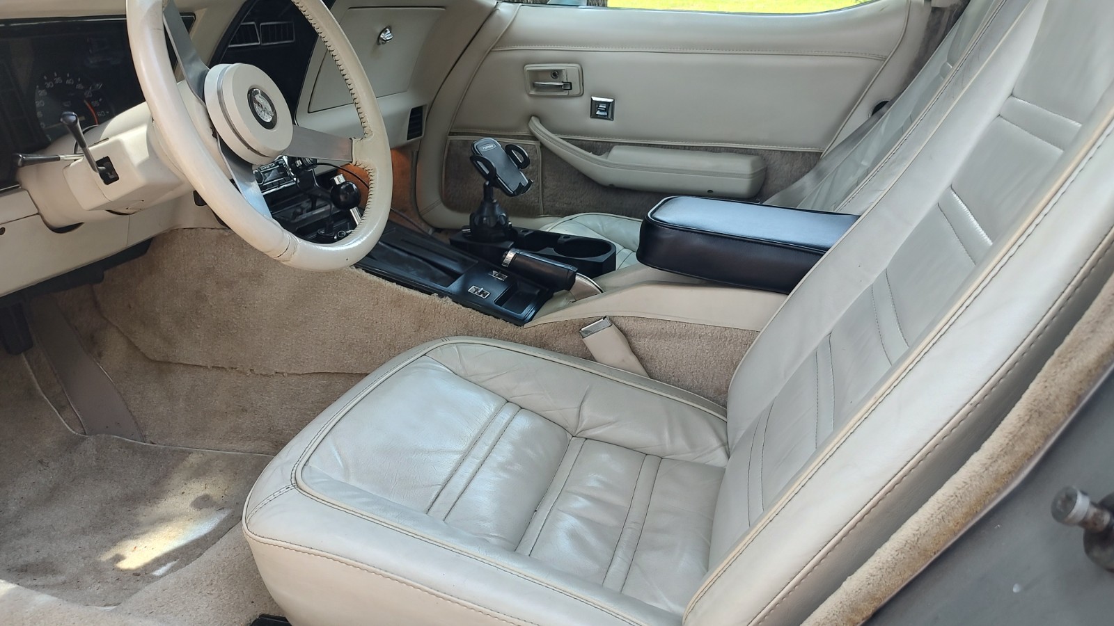 Chevrolet-Corvette-1978-Coupe-13
