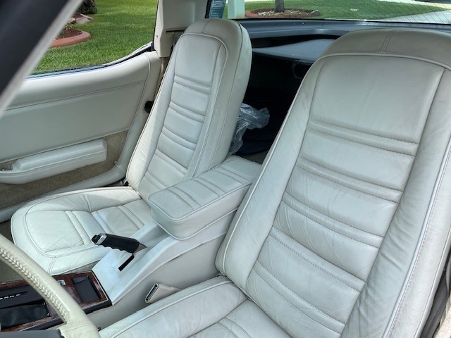Chevrolet-Corvette-1978-Coupe-15