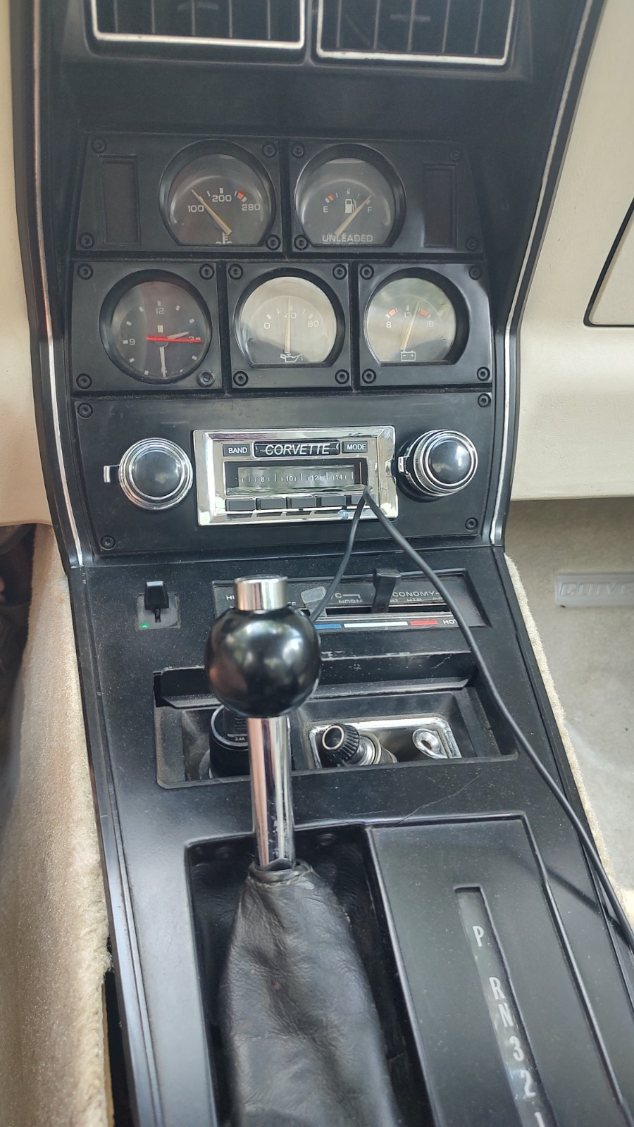 Chevrolet-Corvette-1978-Coupe-15