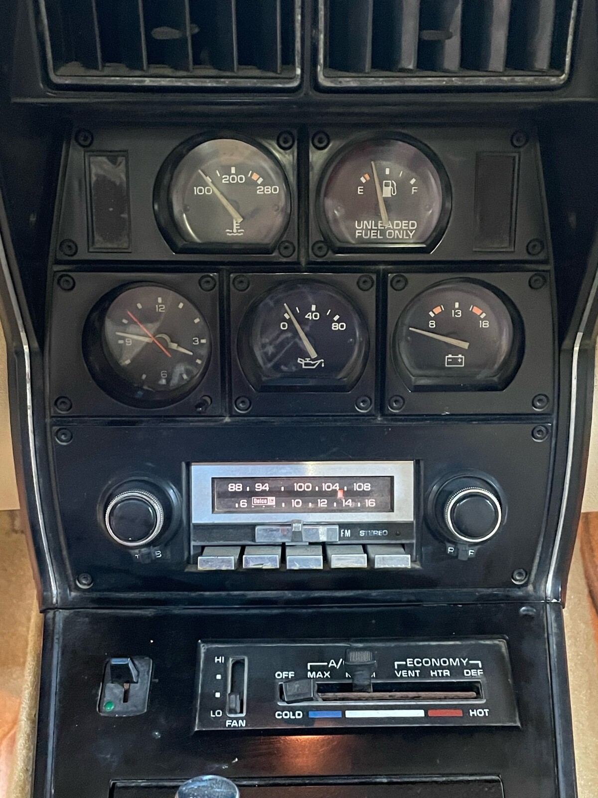 Chevrolet-Corvette-1978-Coupe-18