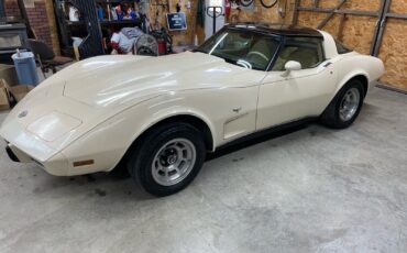 Chevrolet-Corvette-1978-Coupe-2